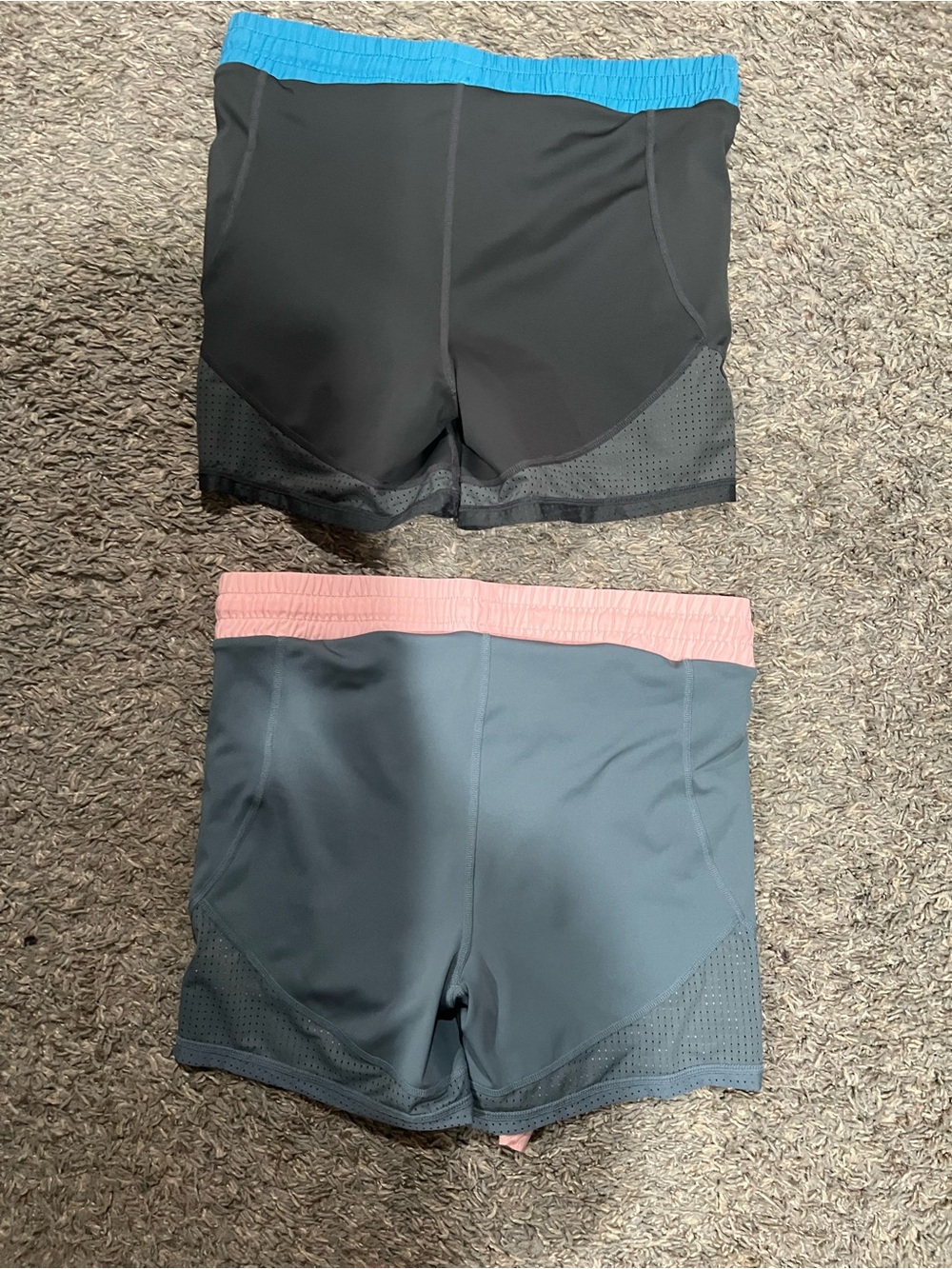Bundle Fabletics Running Shorts - Picture 4 of 12
